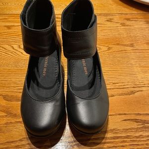 bernie mev. black leather wedge size 36